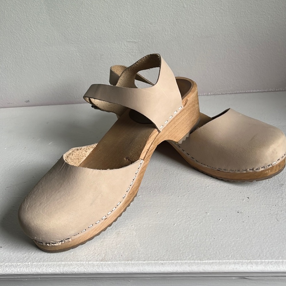 Clogs